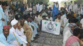 Passengers Dharna