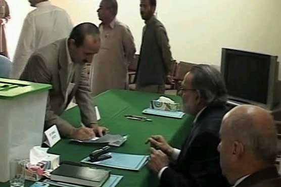 کراچی : پی ایس 128 کے 6 پولنگ اسٹیشن پر آج دوبارہ پولنگ ہو گی