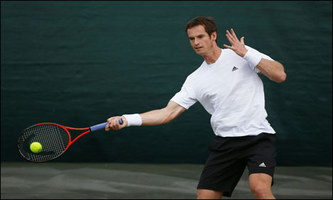 ومبلڈن ٹینس میں اینڈی مرے نے ٹامی روبریڈو کو شکست دے دی