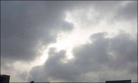 کئی علاقوں میں تیز ہواوں اور گرج چمک کے ساتھ بارش کا امکان