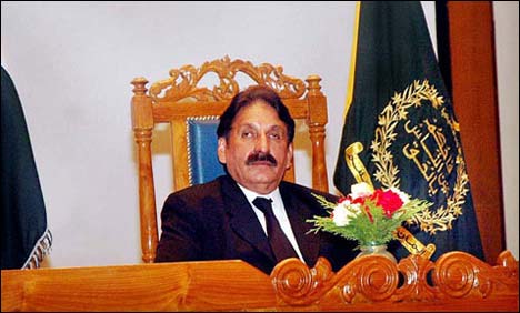 موجودہ حکومت کا رویہ بھی سابق دور حکومت جیسا ہے، چیف جسٹس