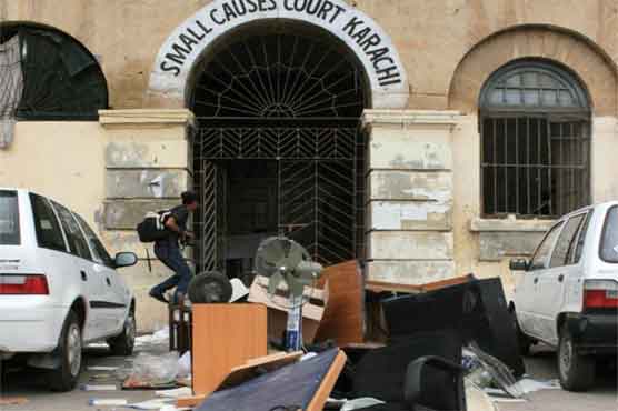 کراچی : سٹی کورٹ سے مزید 4 ملزم فرار، 5 اہلکار زیر حراست، تفتیش شروع