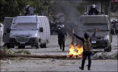 مرسی کے حامیوں اور فوج کی جھڑپیں جاری ، سات قیمتی جانیں ضائع