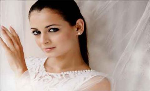 دیا مرزا کے گھر بجیں گے بینڈ باجے، اگلے سال پیا گھر سدھاریں گی