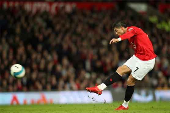 رونالڈو کی فری کک نے بچے کا بازو توڑ دیا