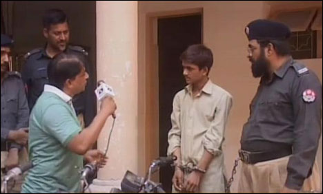 گوجرانوالہ : 7 سیکنڈ میں موٹر سائیکل چوری کرنے والا نو عمر چور گرفتار