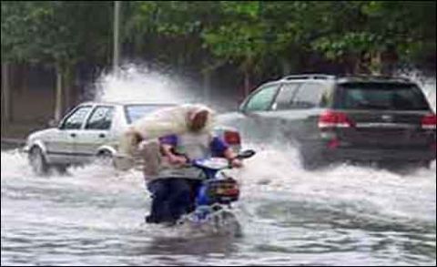 پنجاب بھر میں موسلادھار بارشوں سیندی نالوں میں طغیانی آگئی