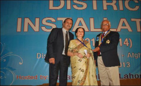 لاہور : مسز سر تاج واجد کو لائف ٹائم ایچومنٹ ایوارڈ سے نوازا گیا