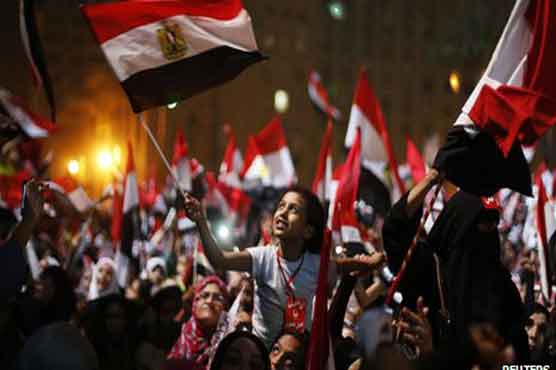 محمد مرسی برطرف، آئین معطل، چیف جسٹس عبوری سربراہ مقرر