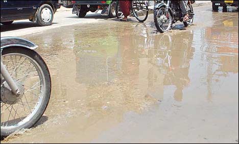 ملتان اور اس کے گردو نواح میں بارش سے موسم خوشگوار