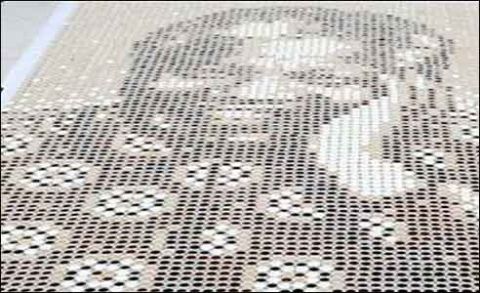 جوہانسبرگ، بچوں نے کپ کیک سے بنائی نیلسن مینڈیلا کی تصویر