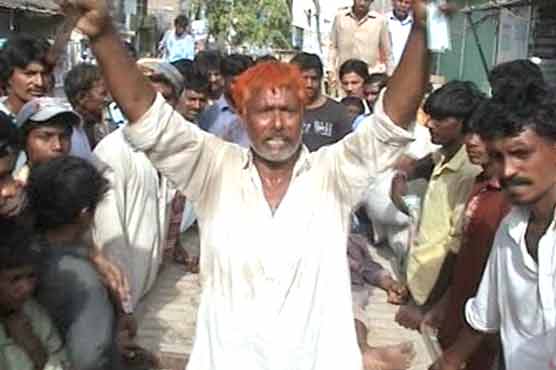 میر پور ماتھیلو، میونسپل ملازمین کا تنخواہوں کی عدم ادائیگی کیخلاف احتجاج