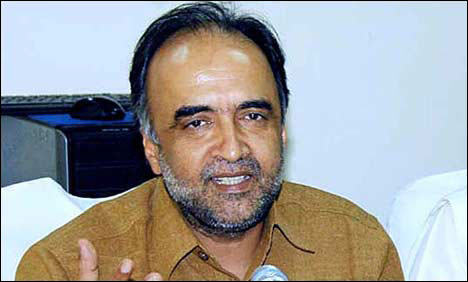 نواز حکومت انتقامی کاروائیوں پر اتر آئی ہے، قمر زماں کائرہ