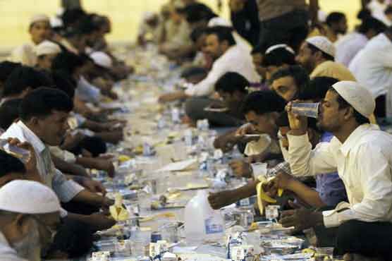 سعودی عرب سمیت خلیجی اور عرب ممالک میں کل پہلا روزہ ہوگا