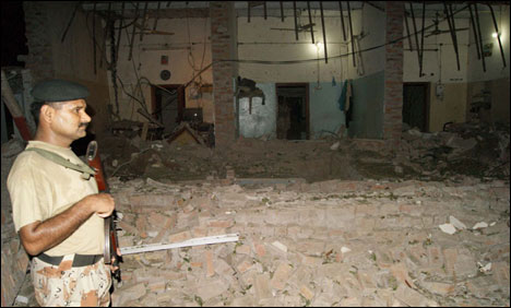 سکھر حملہ : ہلاک دہشتگرد کی جیب سے جعلی کمپیوٹرائزڈ شناختی کارڈ برآمد