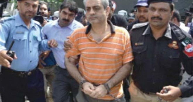 کابل ائیر پورٹ پر ایک ہزار روپے رشوت دی تھی، توقیر صادق