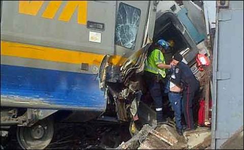 کینیڈا تیل بردار ٹرین کی ستر سے زائد بوگیاں پٹڑی سے اتر گئیں