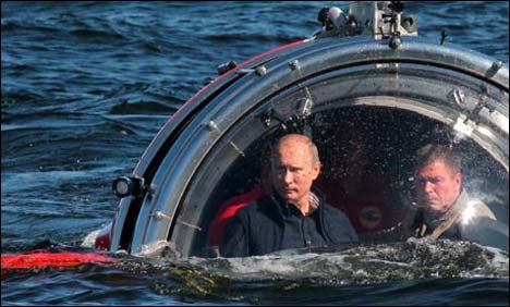 روسی صدر ولادی میر پیوٹن نے گہرے سمندر میں قدیم جہاز کا معائنہ کیا