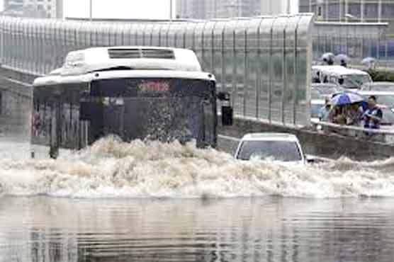 چین : طوفانی بارشوں اور سیلاب سے 76 افراد ہلاک