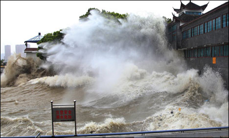 چین میں سمندری طوفان ٹرامی سے ہونے والی بارش سے نظام زندگی مفلوج