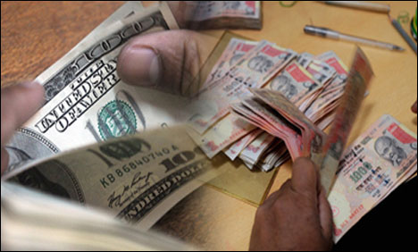 بھارتی روپے کی شرح تبادلہ تاریخ کی کم ترین سطح پر، 64.05 روپے فی ڈالر