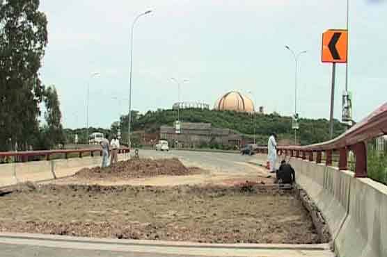 اسلام آباد: زیرو پوائنٹ فلائی اوور کی تعمیر، ناقص میٹریل کا استعمال