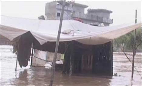 جھل مگسی کے کئی دیہات شدید بارش اور سیلابی پانی سے متاثر