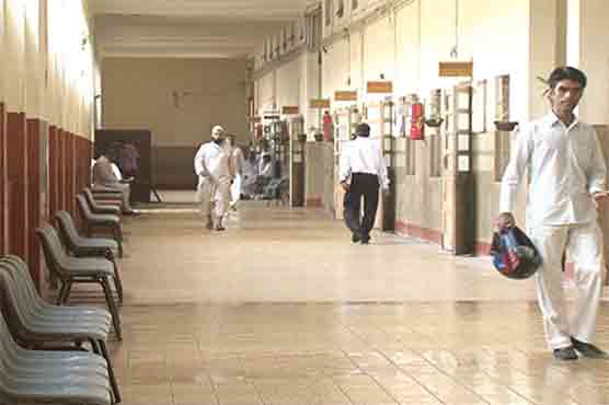 کراچی، وکلا کی ساتھی ایڈوکیٹ کے اغوا کیخلاف ہڑتال، سائلین کو مشکلات