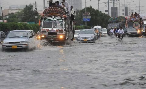 کراچی بارش : مختلف واقعات میں 24 افراد جان کی بازی ہار گئے