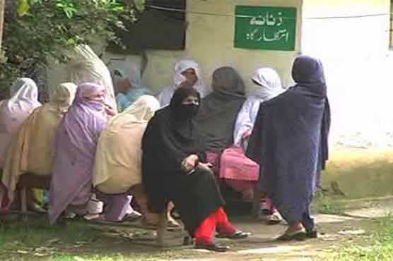 شکیل آفریدی کی جعلی ویکسین مہم چلانے والی لیڈی ہیلتھ ورکرز بحال