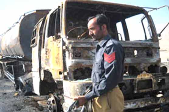 مستونگ، نامعلوم افراد نے فائرنگ کے بعد آئل ٹینکر کو آگ لگا دی