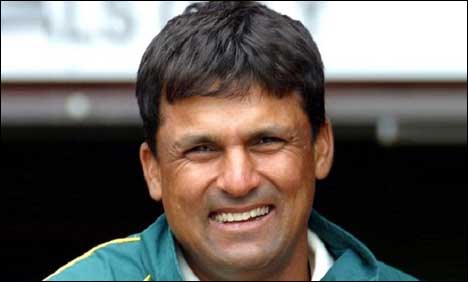 زمبابوے کو کمزور حریف نہیں سمجھتے،جیتنے کی کوشش کرینگے، معین خان