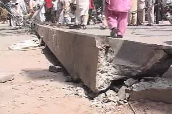 ملتان: بجلی کا پول گرنے سے ایک شخص جاں بحق