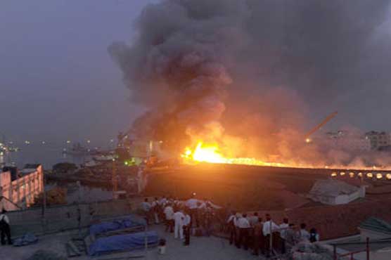 بھارتی بحریہ کی آبدوز میں دھماکہ، 5 اہلکار زخمی، پندرہ لاپتہ