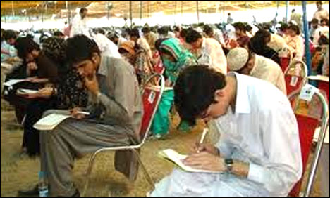 خیبر پختونخوا : میڈیکل کالجزمیں داخلہ ٹیسٹ کیلئے 19 ہزار طلبا کی شرکت