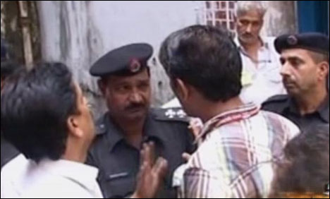 احکامات کے باوجود لاہور میں پولنگ اسٹیشنوں پر کوریج کی اجازت نہیں