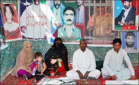 کوئٹہ پریس کلب: لاپتہ افراد کی بازیابی کیلئے مظاہرہ