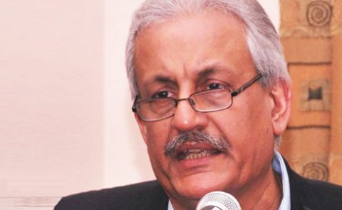 پی آئی اے اور پاکستان اسٹیل کو نجکاری کی طرف دھکیلا جا رہا ہے، رضاربانی