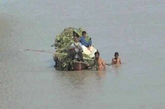 دریائے سندھ میں طغیانی، لاڑکانہ کے نواح میں متعدد دیہات ڈوب گئے