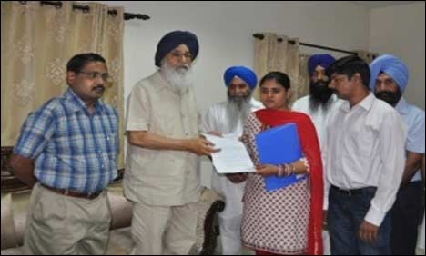 بھارتی جاسوس سربجیت سنگھ کی بیٹی کو نائب تحصیل دار مقرر کر دیا گیا