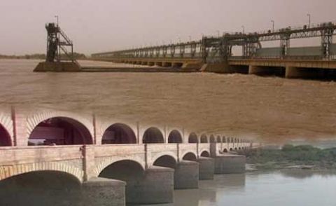 گڈو اور سکھر بیراج پر پانی کے بہاو میں کمی, کوٹری بیراج پر اضافہ