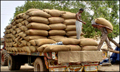 روس سے در آمد کی جانیوالی 33 ہزار ٹن گندم کی پہلی کھیپ کراچی پہنچ گئی