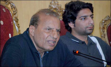 چیف آرگنائزر اے پی ایم ایل زاہد سرفراز نے پارٹی عہدے سے استعفی دیدیا