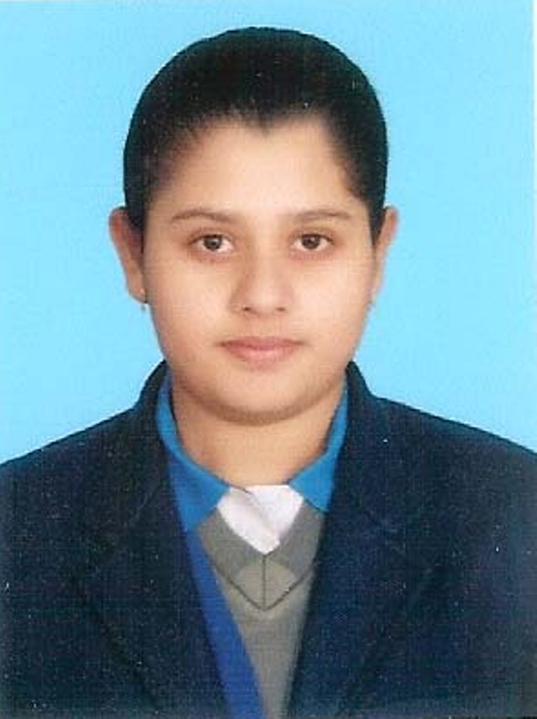 افراح ادریس نے 16سال کی عمر میں یونیورسٹی آف کیمبرج انٹرنیشنل کے A لیول کے امتحانات میں Aگریڈ لے کر پوری دنیا میں ملک اور والدین کا نام روشن کر دیا