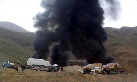 افغانستان : طالبان کا حملہ،40 سے زائد نیٹوکنٹینرز، فوجی گاڑیاں تباہ