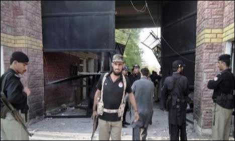 ڈی آئی خان جیل کے مفرور قیدیوں کیلئے رضا کارانہ گرفتاری کا آخری موقع