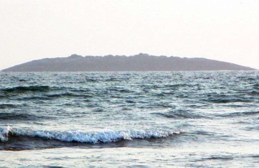 زلزلے سے ابھرنے والے جزیرے سے میتھین گیس کا اخراج