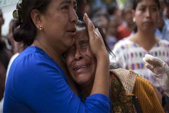 گوئٹے مالا : مسافر بس کھائی میں گرنے سے 43 افراد ہلاک