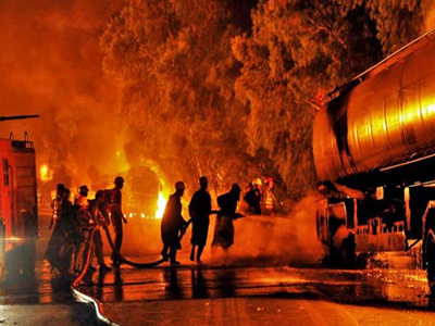 حب میں 10 سے زائد آئل ٹینکرز کو آگ لگادی گئی