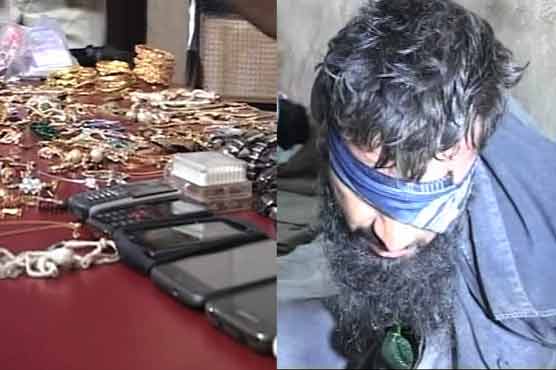 کراچی، پولیس مقابلے میں دو ڈاکو ہلاک، ایک گرفتار، زیورات، قیمتی سامان برآمد